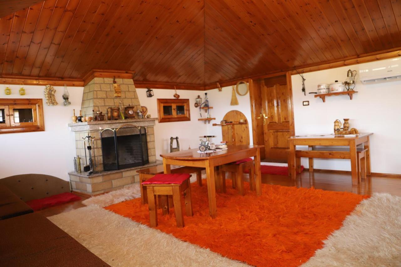 Raisa Guesthouse 12 Берат Екстериор снимка