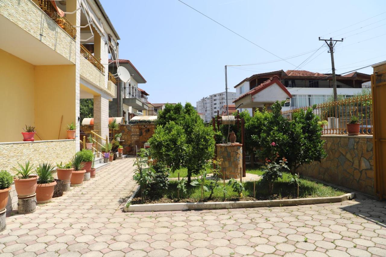 Raisa Guesthouse 12 Берат Екстериор снимка