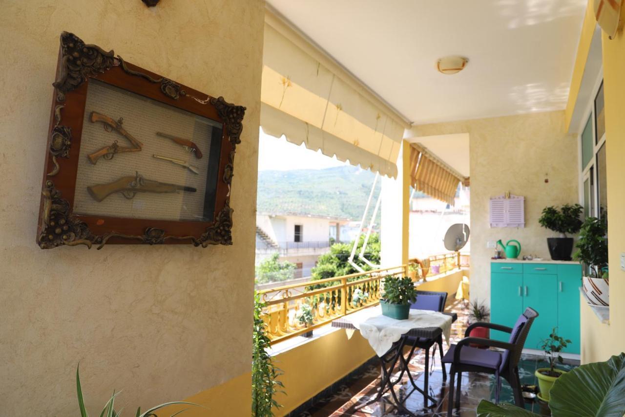 Raisa Guesthouse 12 Берат Екстериор снимка