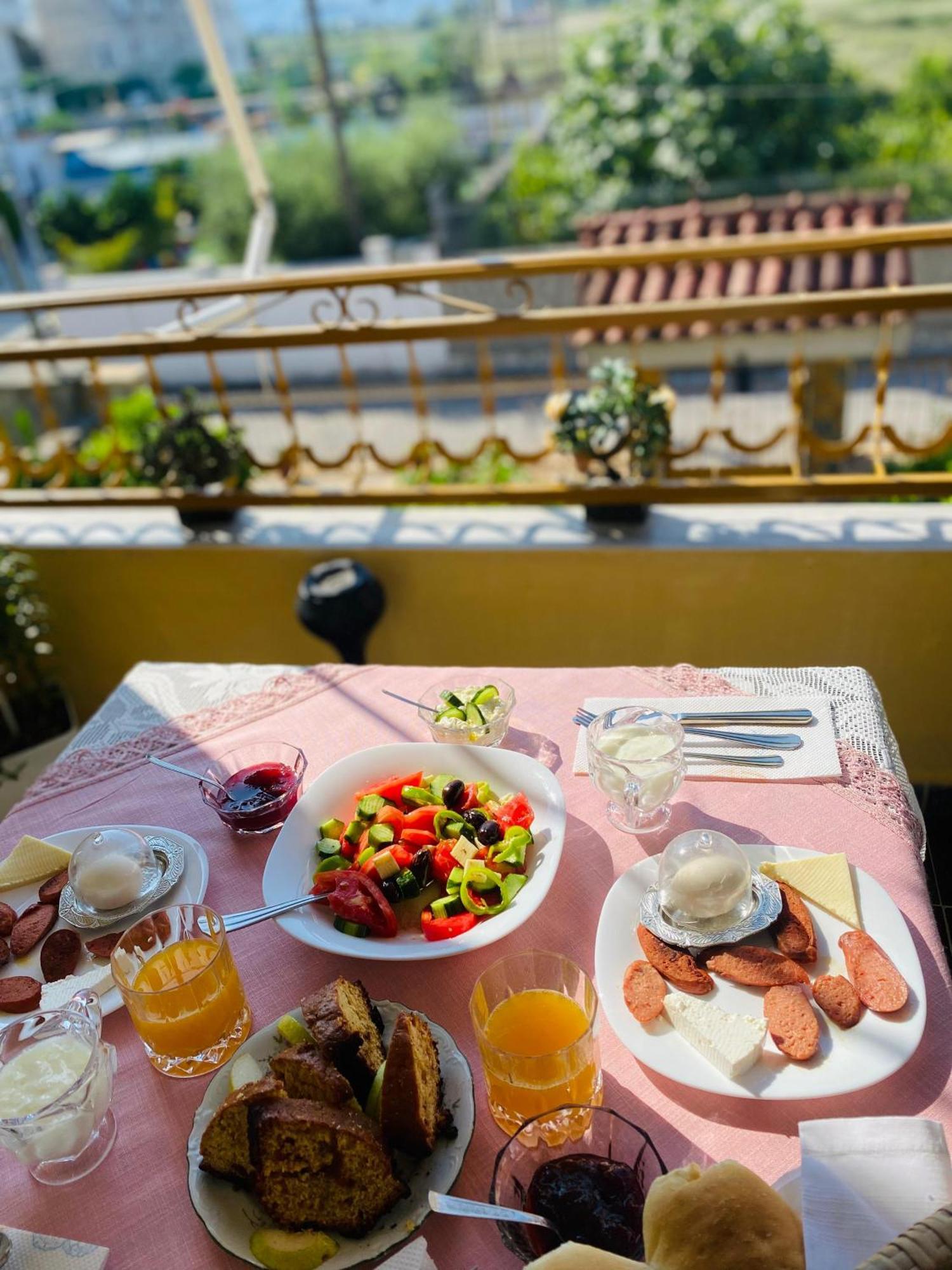 Raisa Guesthouse 12 Берат Екстериор снимка